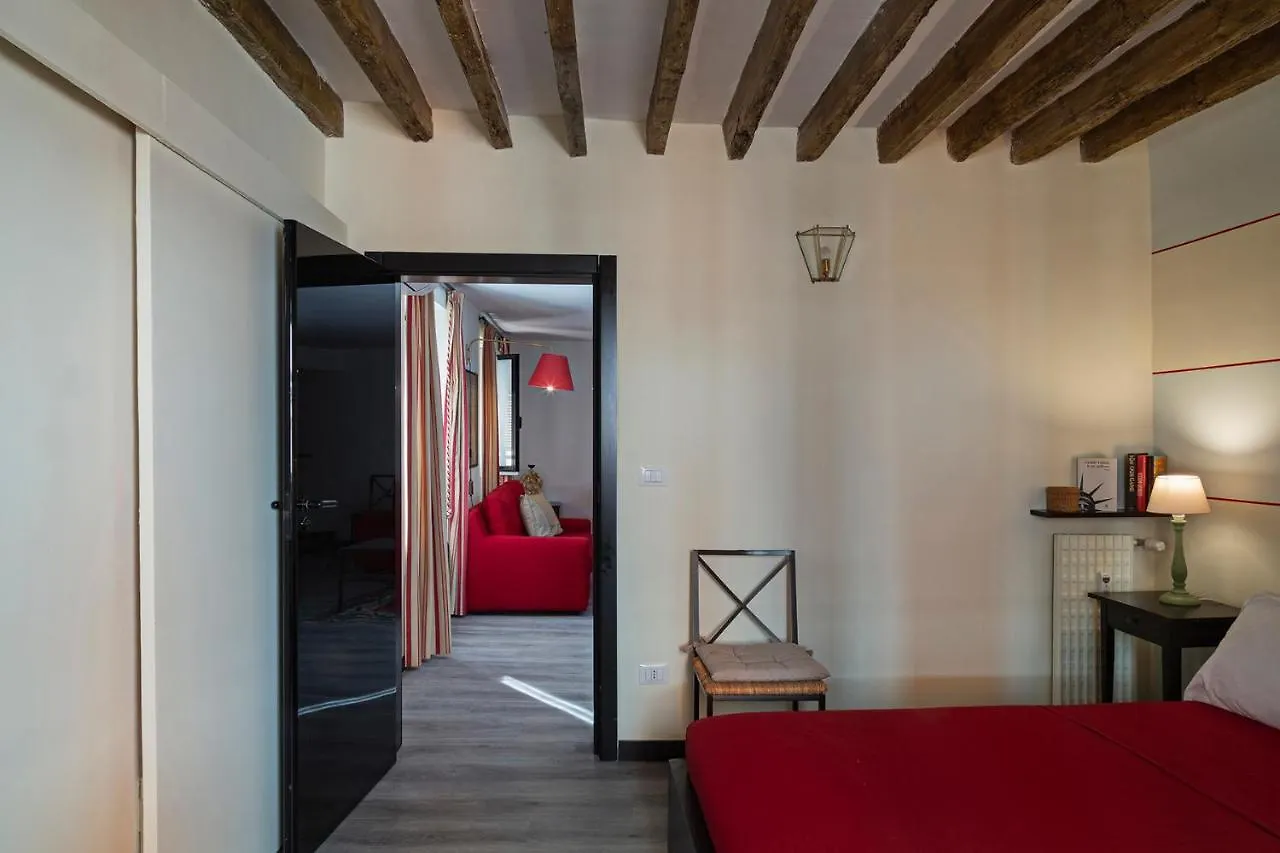 Luxury Apartment In The Heart Of Genoa By Wonderful Italy