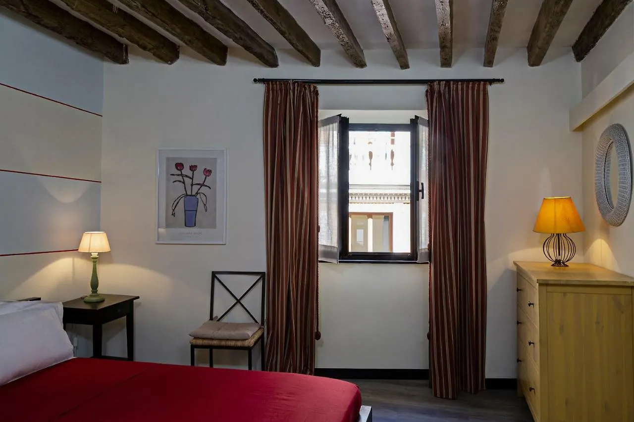 Luxury Apartment In The Heart Of Genoa By Wonderful Italy