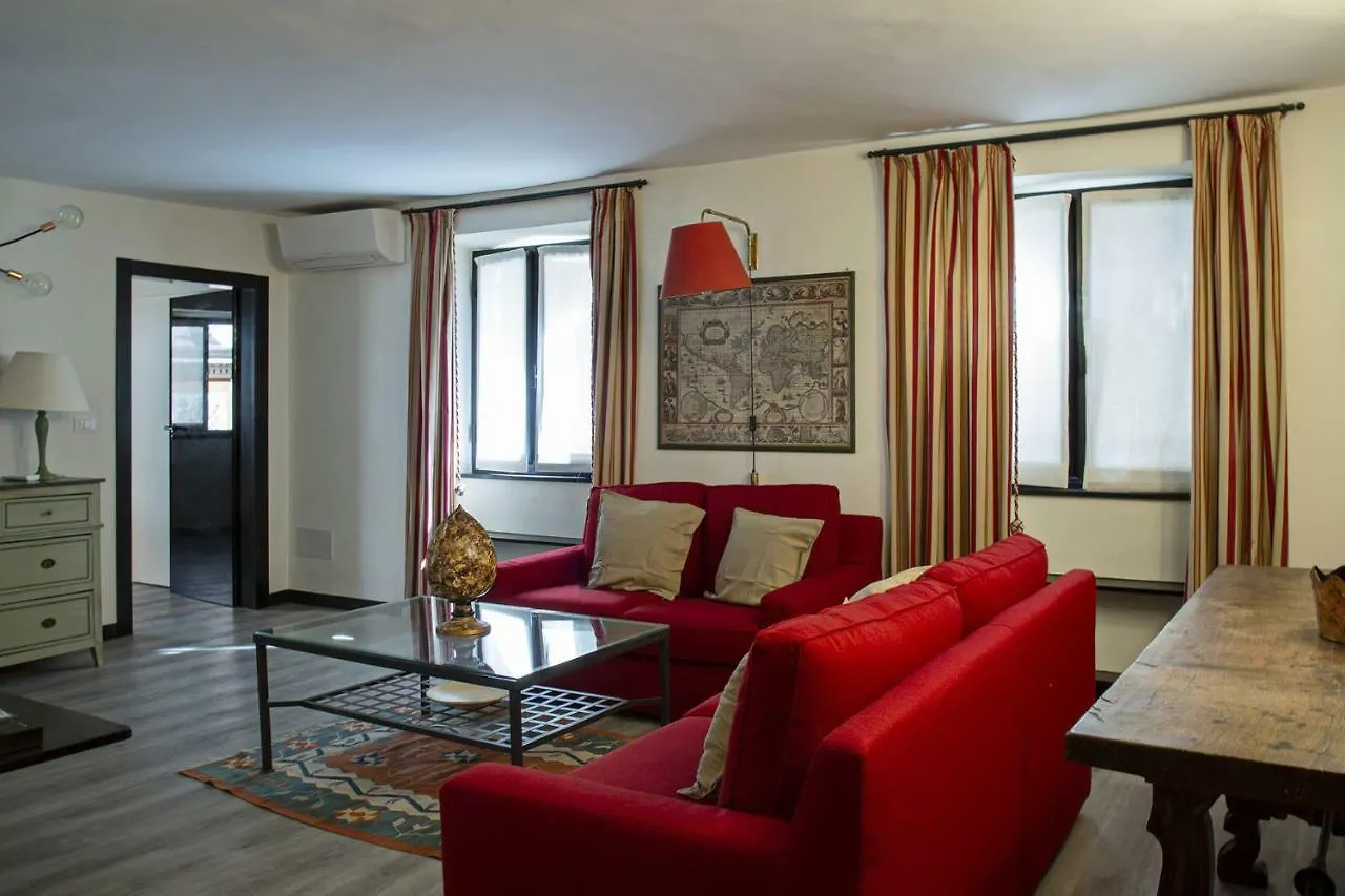 Luxury Apartment In The Heart Of Genoa By Wonderful Italy